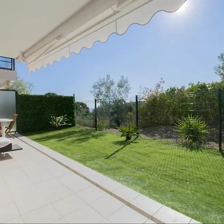 Sea View 2 Bedrooms Apartment *